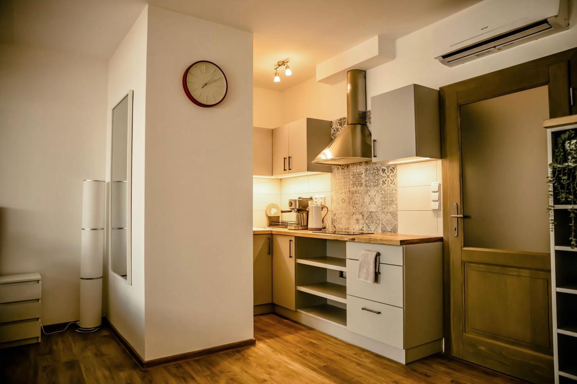Podkrovni Studio Na Velkem Namesti S Wi-Fi Zdarma Hradec Kralove Bagian luar foto